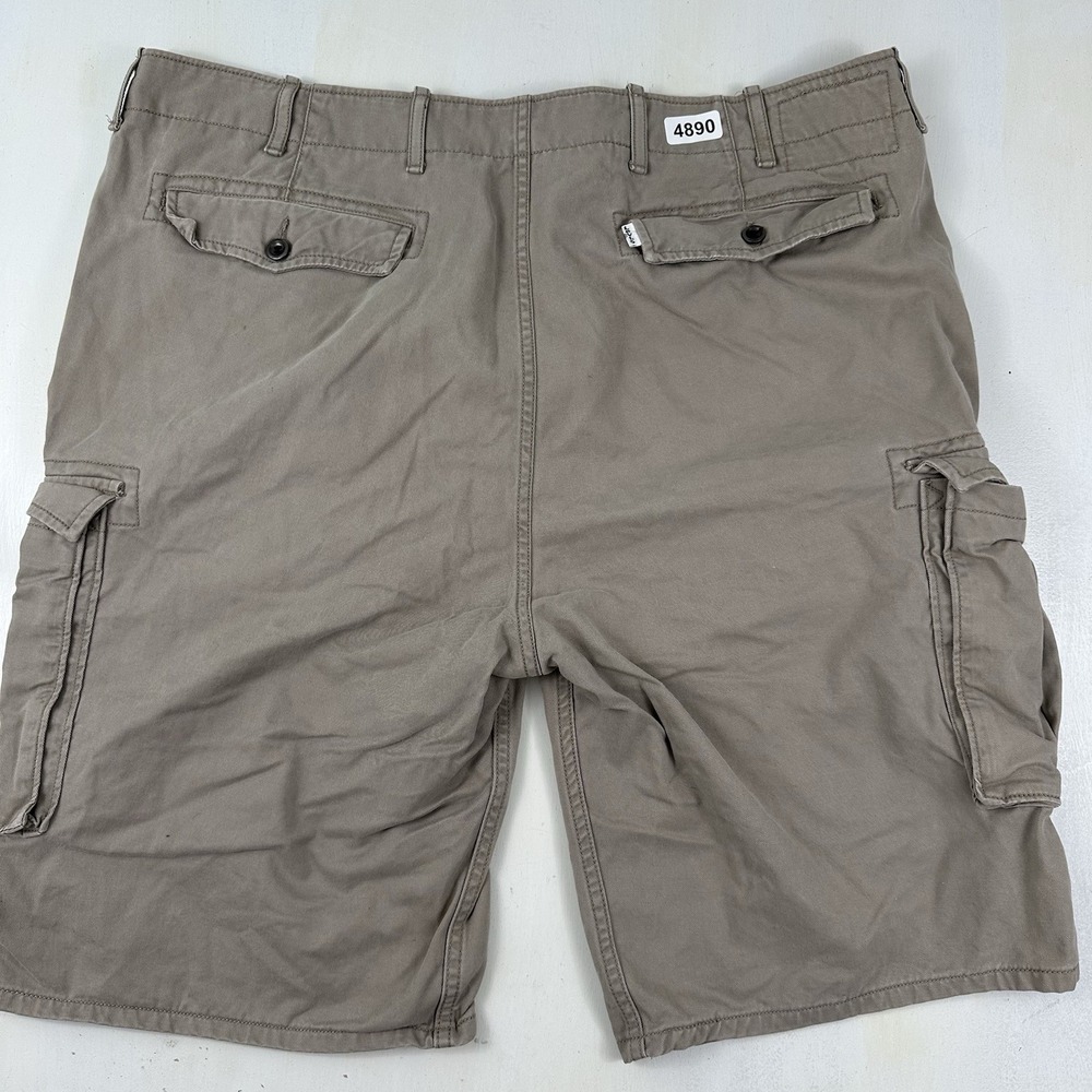 Y2K Levi's Baggy Cargo Shorts Men Khaki Actual 43 x 11 Grunge White Tab Military